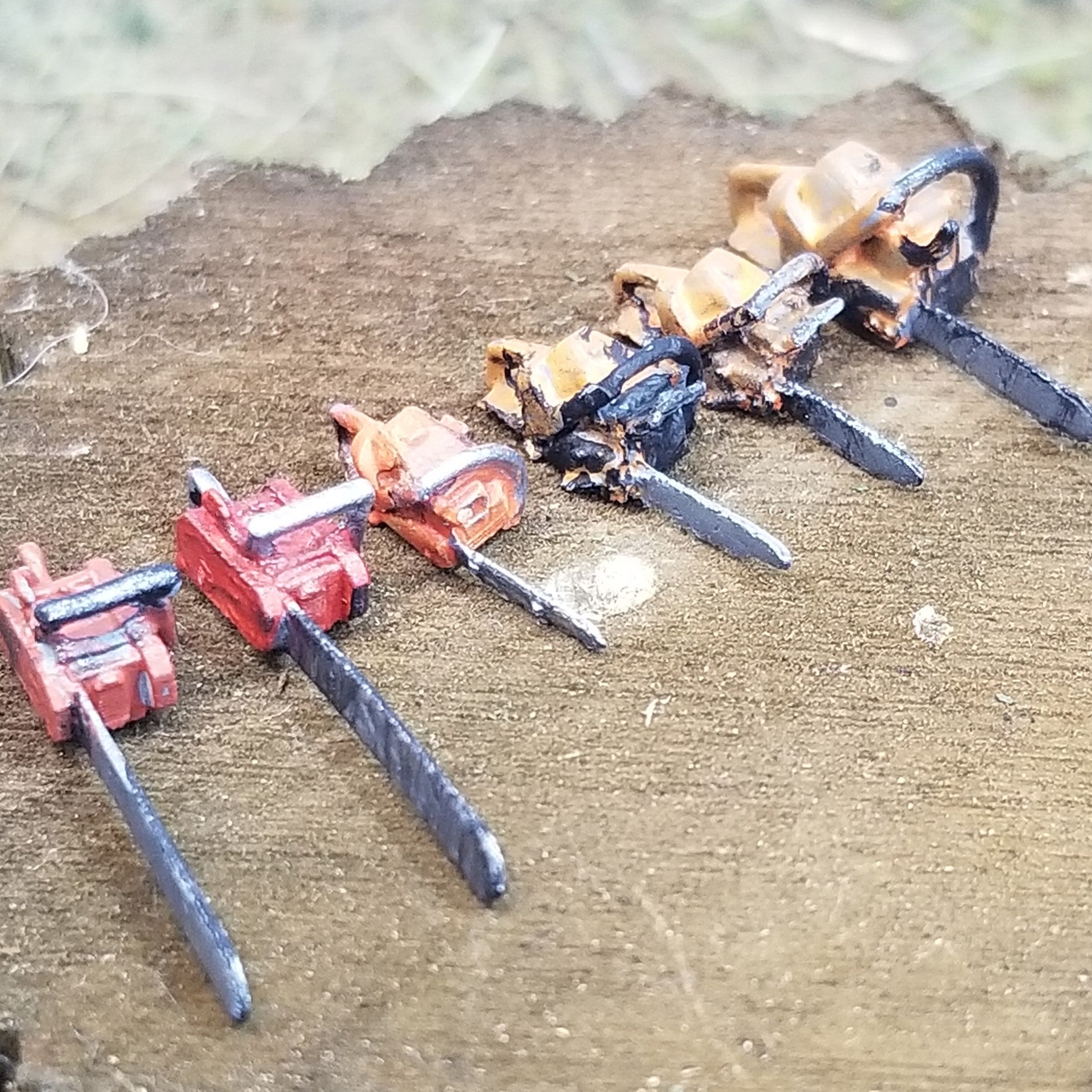 Chainsaws Assortment, HO, PAINTED