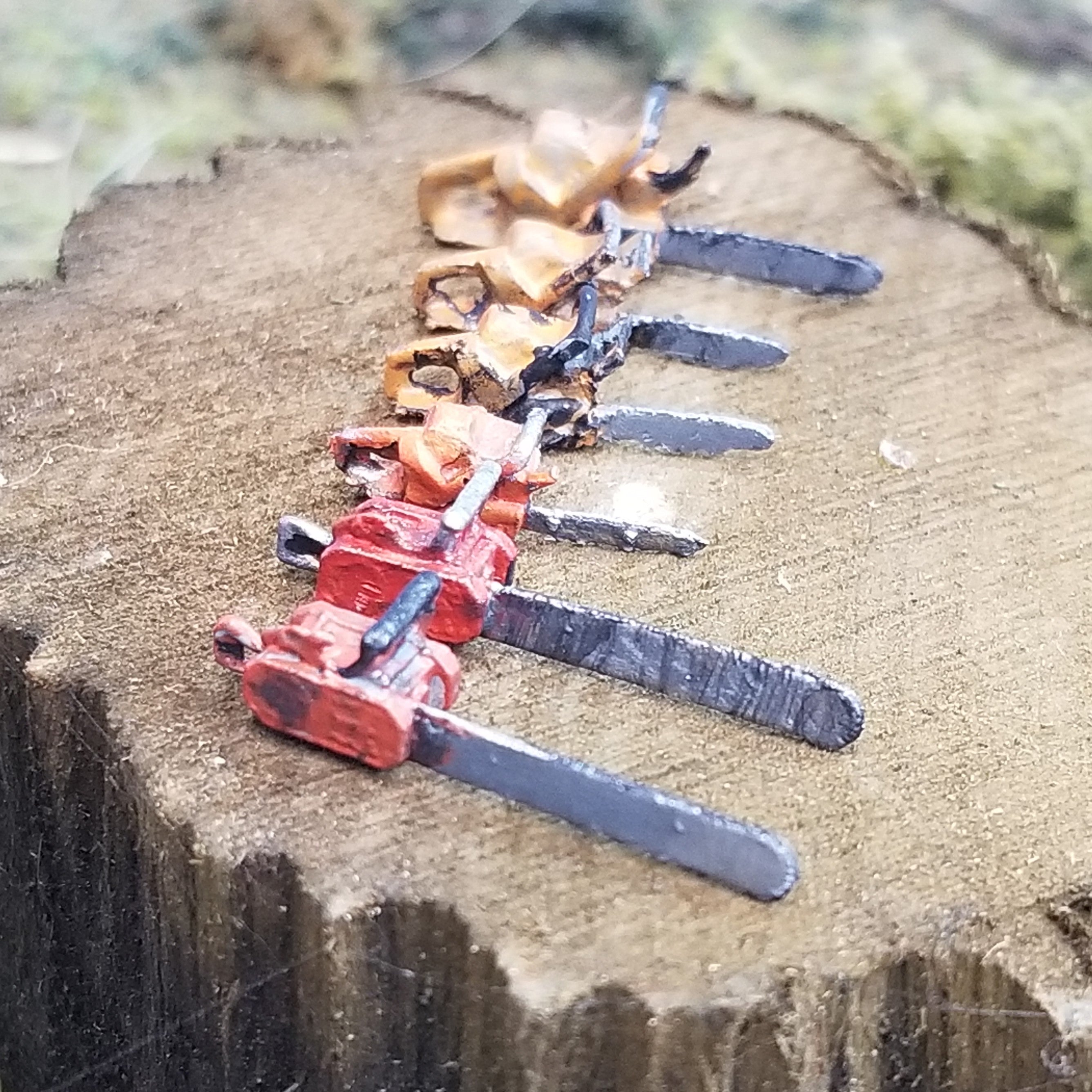 Chainsaws Assortment, HO, PAINTED