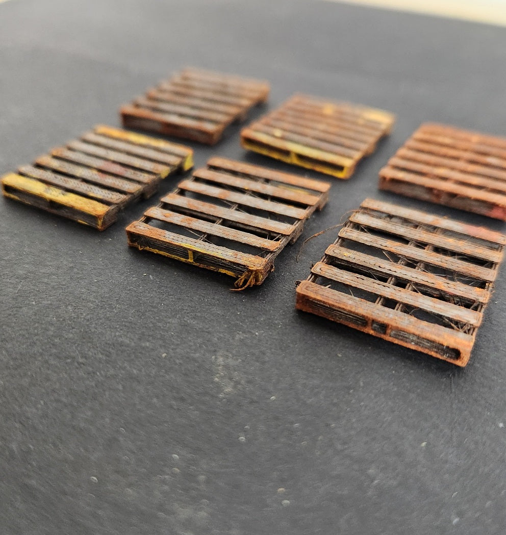 Pallets, O Scale, Weathered