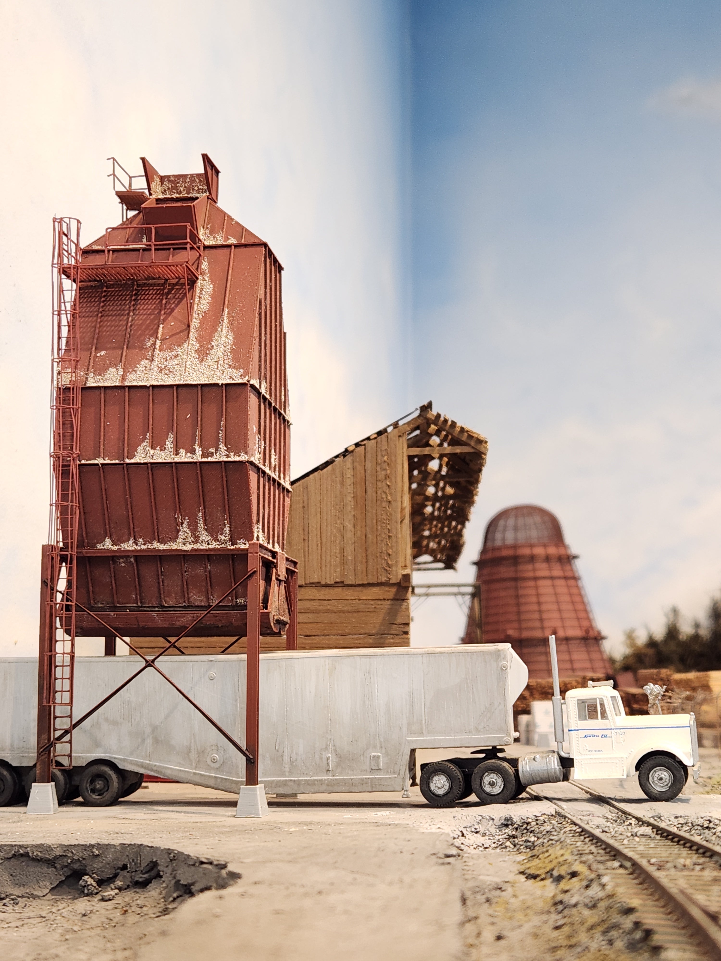 KIT: Wood Chip Bin, HO 1:87, Sawdust Storage